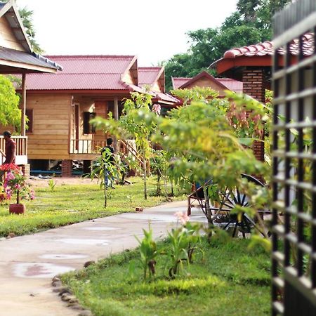 The Hidden Oasis Bungalows Kampot Exterior photo