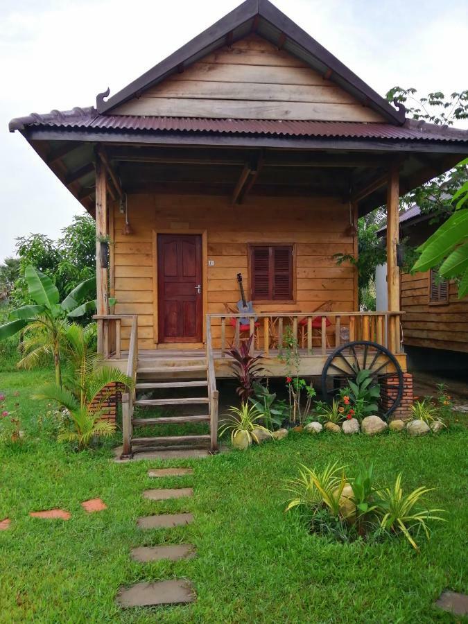 The Hidden Oasis Bungalows Kampot Room photo