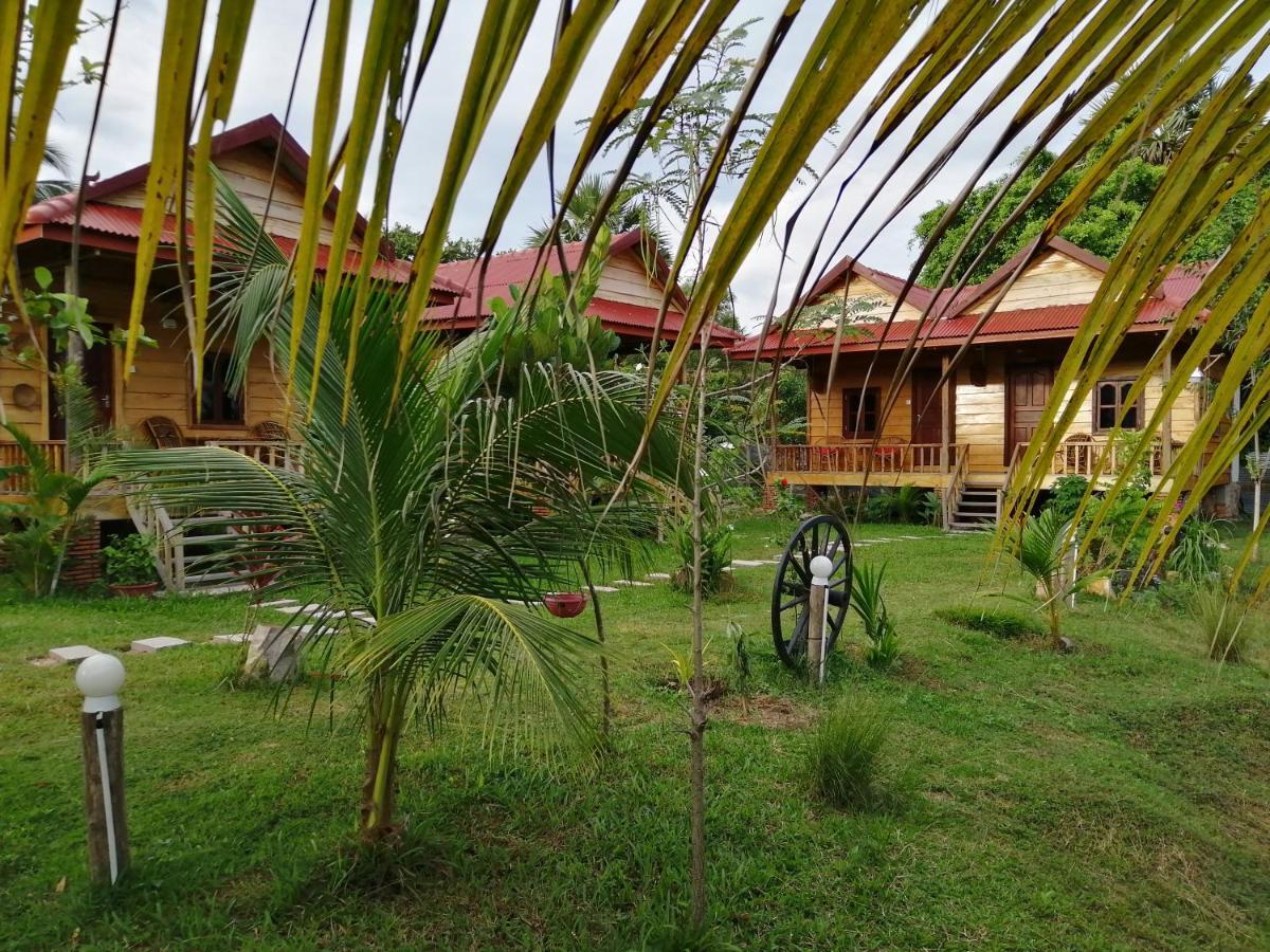 The Hidden Oasis Bungalows Kampot Exterior photo
