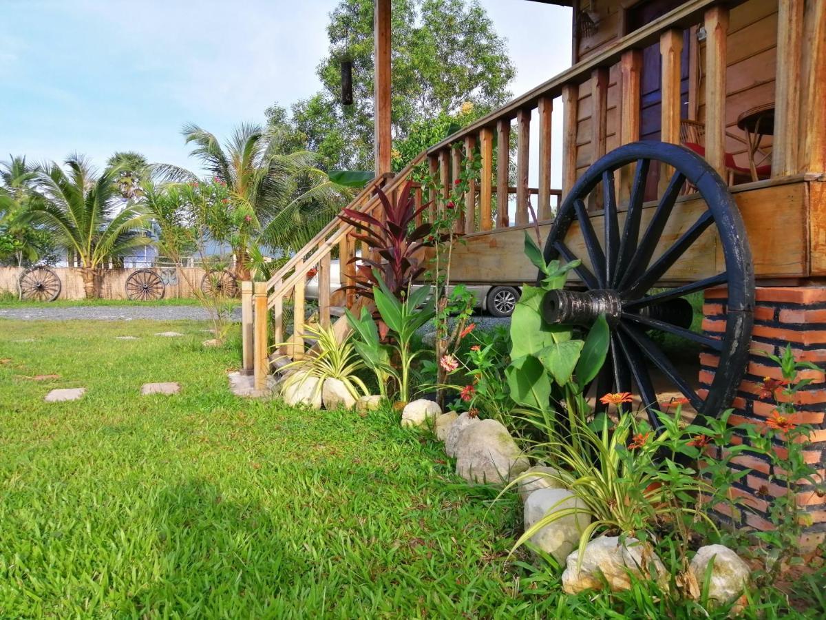 The Hidden Oasis Bungalows Kampot Exterior photo